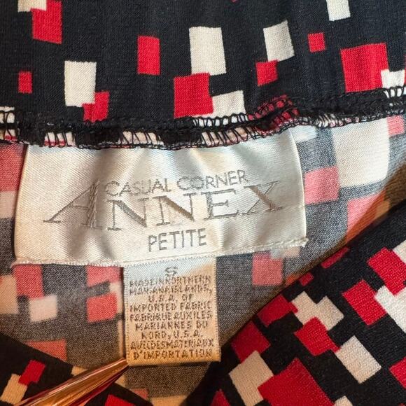 Vintage 90s Women's Red Checkered Midi Skirt Small - Picture 4 of 7